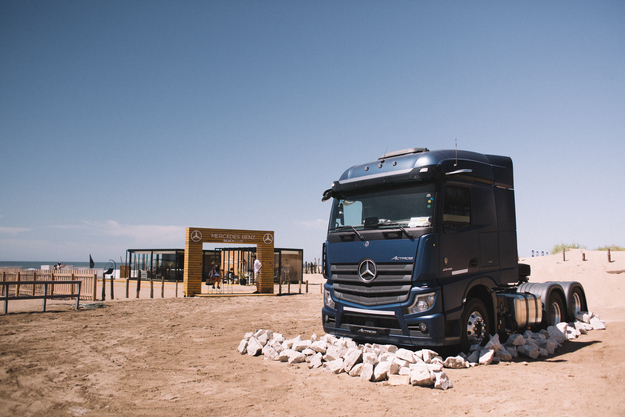 No todo es trabajo para Mercedes-Benz