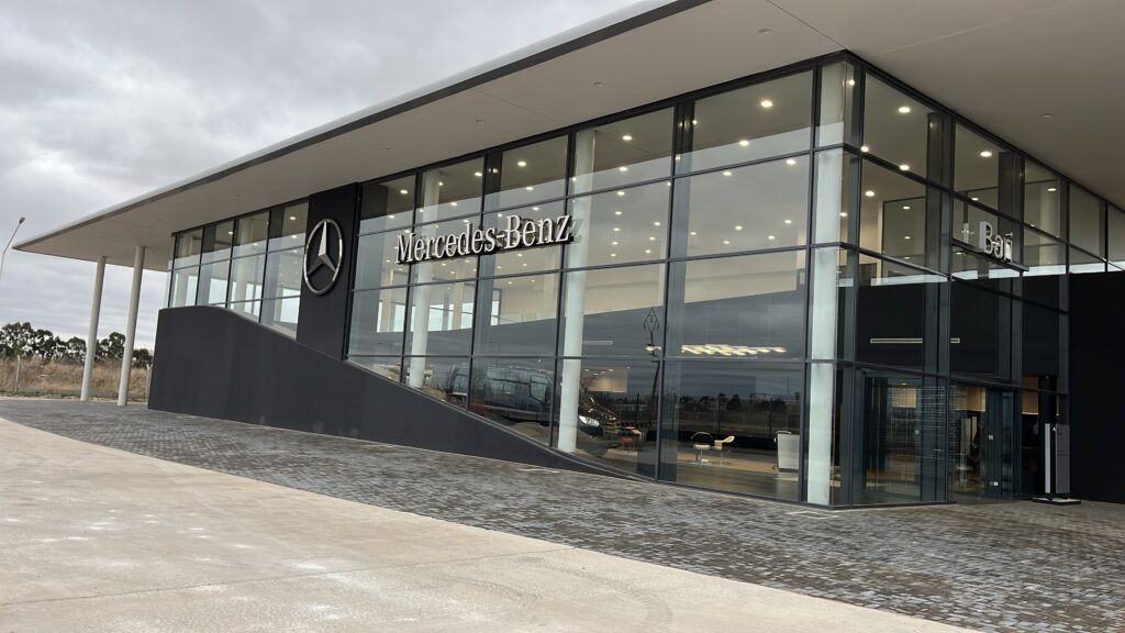 Nueva área de servicios Mercedes-Benz