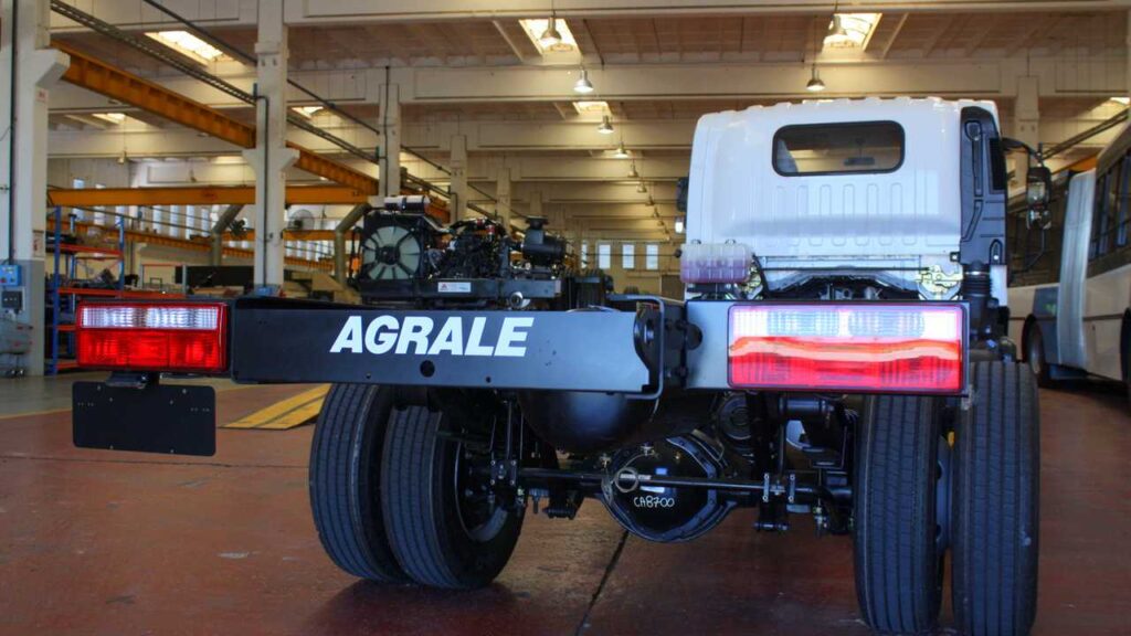 agrale paralizó su producción en argentina