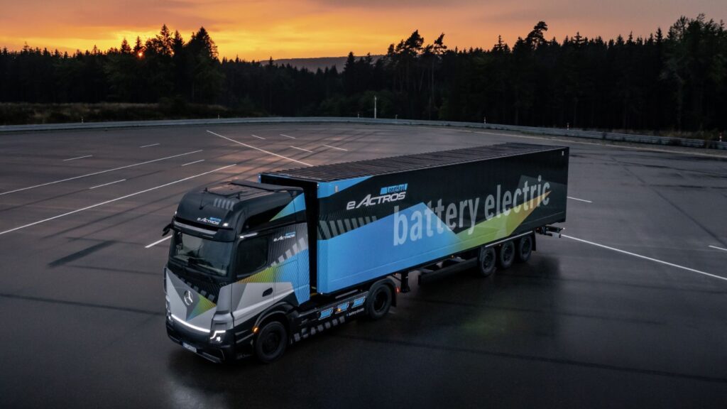 Mercedes-Benz cambia diésel por eléctricos