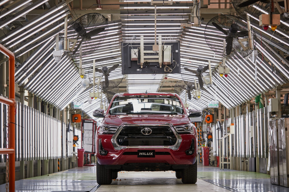Toyota suma un tercer turno productivo
