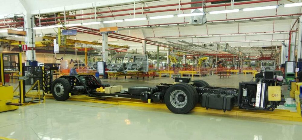 Récord-de-Producción-Nacional-Mercedes-Benz-camiones-y-buses