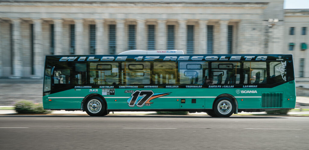 La-línea-17-suma-buses-Scania