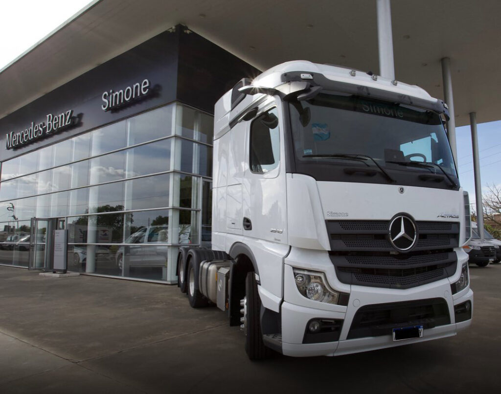 Mercedes-Benz-Simone-Servicios-y-medioambiente