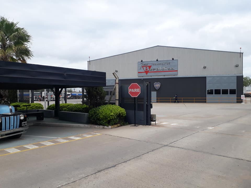 Transporte-José-Beraldi-busca-choferes