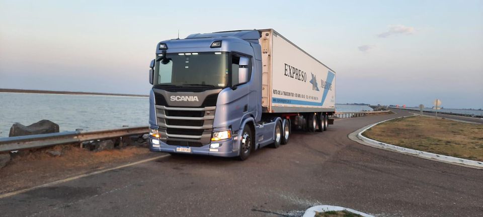 Expreso-Magnone-busca-conductores