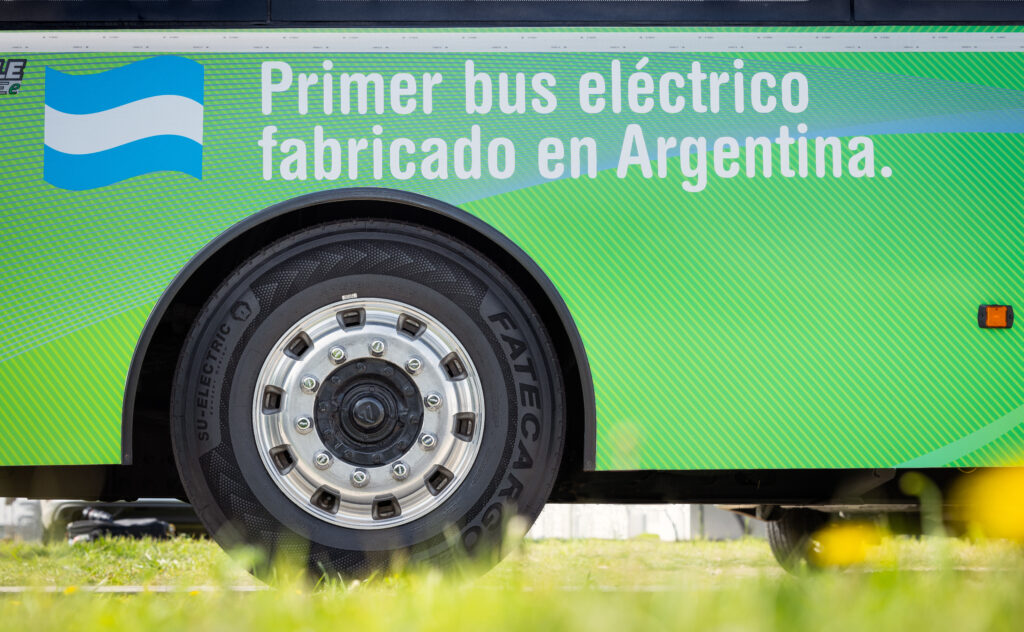 SU-ELECTRIC-el-neumático-argentino-pionero