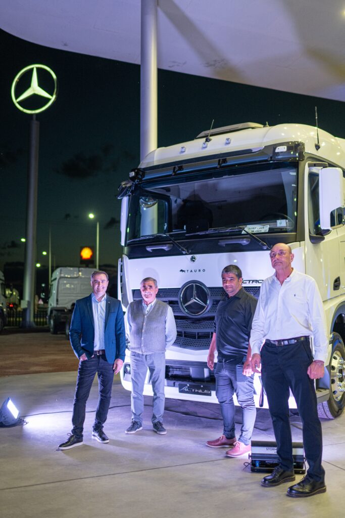 Mercedes-Benz-Camiones-y-Buses-afianza-su-servicio-postventa