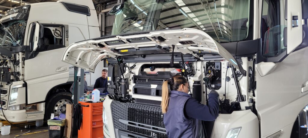 Volvo Trucks y Buses capacita en todo el país