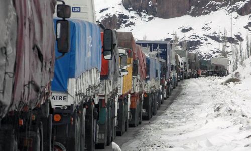 2000-Camiones-varados-en-Mendoza