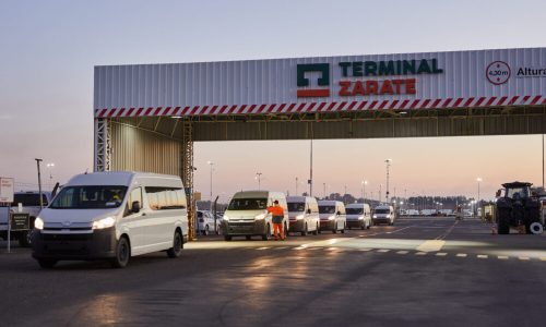 4 – Hiace Toyota-comenzó-a-exportar-su-nuevo-utilitario