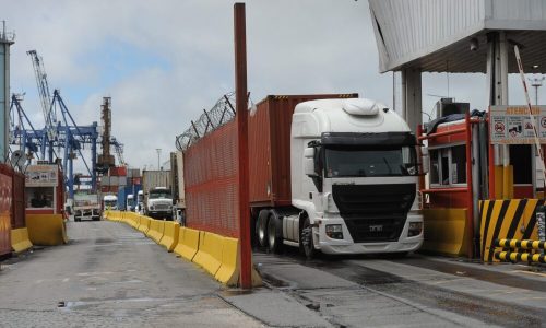 Con-menos-trabajo-los-aumentos-no-ceden