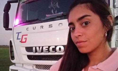 En-su-día-más-mujeres-al-volante-de-camiones