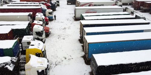 28 camiones abandonados en Alta Montaña