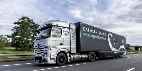 Nuevo-récord-de-Mercedes-Benz-y-Daimler-Truck