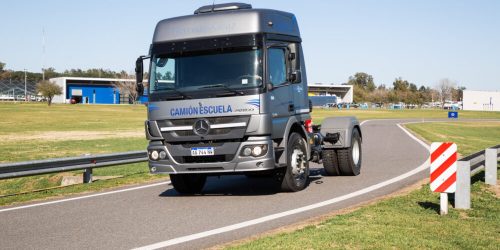 Mercedes-Benz-Camiones-y-Buses-renueva-su-compromiso