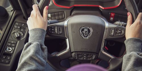 Nueva-oportunidad-para-ser-conductora-de-camiones