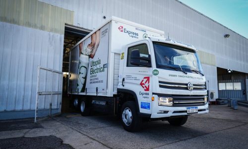 Cervecería-Quilmes-opera-un-camión-eléctrico
