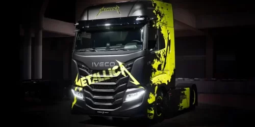 Metallica-sale-de-gira-con-camiones-IVECO