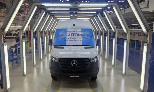Mercedes-Benz-ya-produce-la-Sprinter-automática