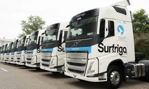 Volvo-Trucks-equipa-a-Surfrigo
